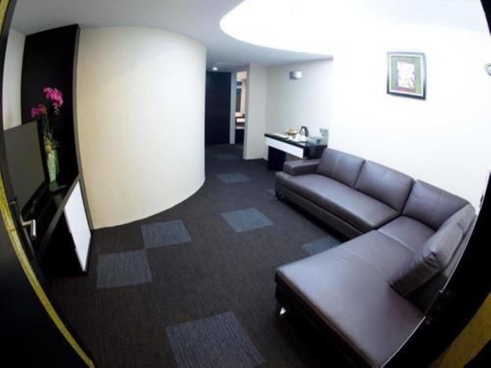 Avenue 64 Hotel Yangon Exterior photo